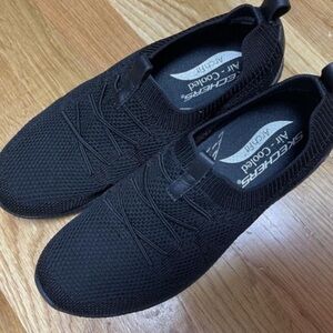 Sketchers BRAND NEW arch-fit slip-on walking shoes